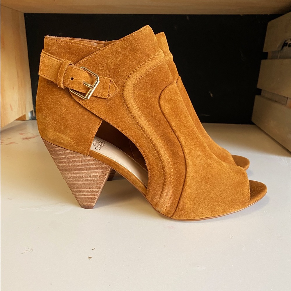 Vince Camuto Tan Ankle Booties - Picture 7 of 12